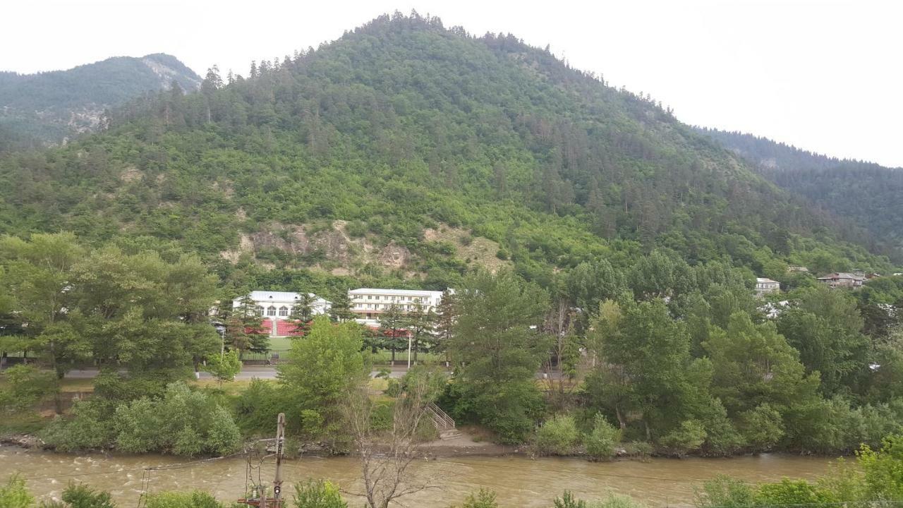Karlsson Borjomi Apartment. Esterno foto