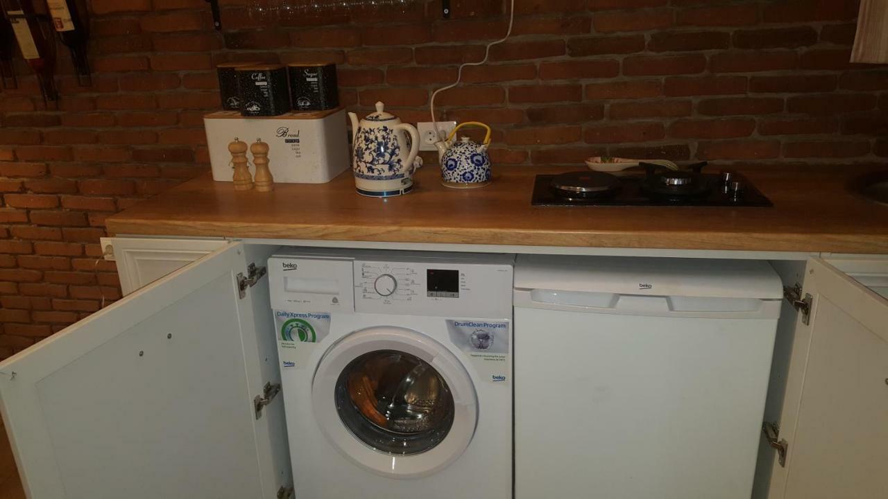 Karlsson Borjomi Apartment. Esterno foto